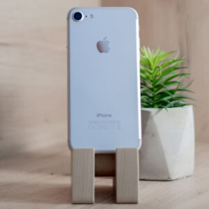 Apple iPhone 7 128 GB Silver (MN932) Б/У