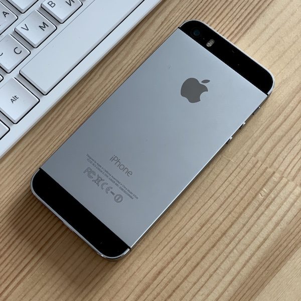 Apple iPhone 5s 16 GB Space Gray Б/У - ТвойGadget