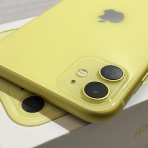 Apple iPhone 11 128 GB Yellow (MWLH2) Витринный — изображение 1