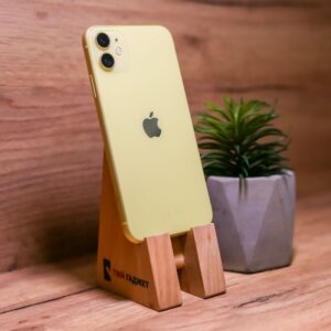 Apple iPhone 11 64GB Yellow (MWLA2) Б/У