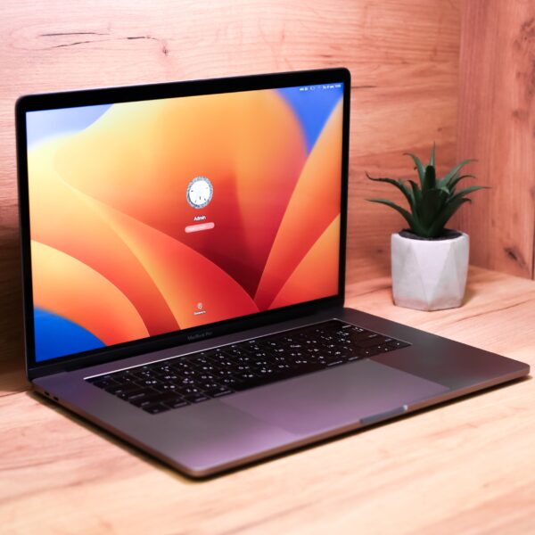Apple MacBook Pro 15″ Space Gray (MPTT2) 2017 Б/У состояние — А - ТвойGadget