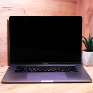 Apple MacBook Pro 15" Space Gray (MPTT2) 2017 Б/У состояние - А
