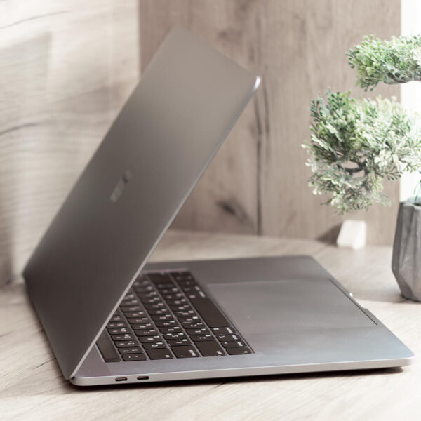 Apple MacBook Pro 15″ Space Gray (MPTR2) 2017 Б/У - ТвойGadget