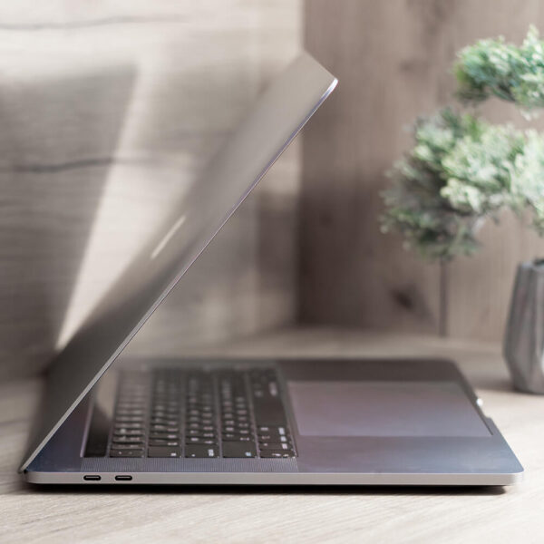 Apple MacBook Pro 15″ Space Gray 2018 (MR942) Б/У - ТвойGadget