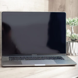 Apple MacBook Pro 15" Space Gray 2018 (MR942) Б/У