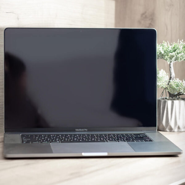 _MG_8217 Apple MacBook Pro 15″ Space Gray 2018 (MR942) Б/У - ТвойGadget