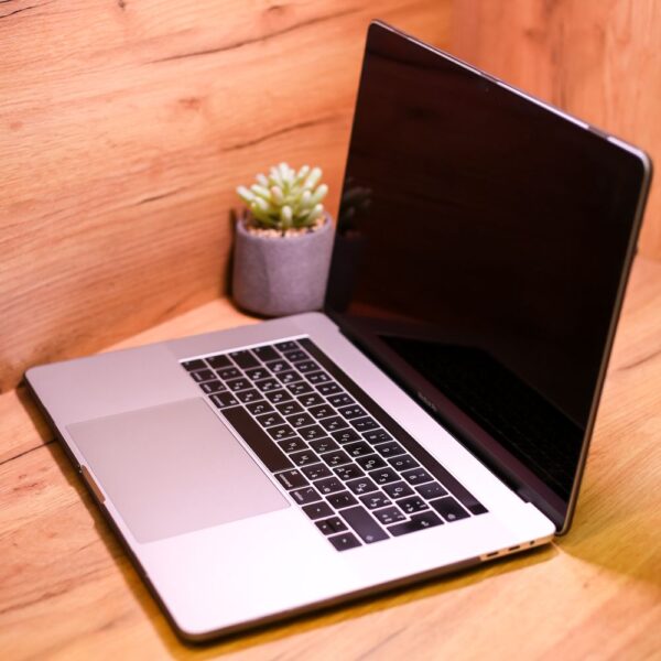 Apple MacBook Pro 15″ Silver 2019 (MV922) Б/У - ТвойGadget