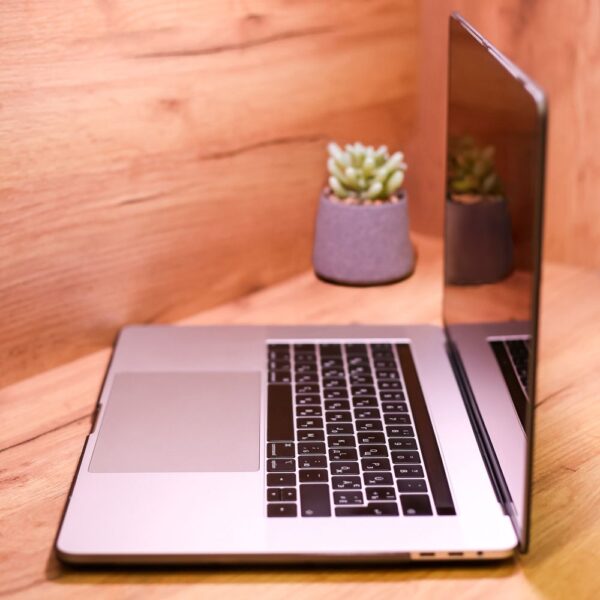 Apple MacBook Pro 15″ Silver 2019 (MV922) Б/У - ТвойGadget