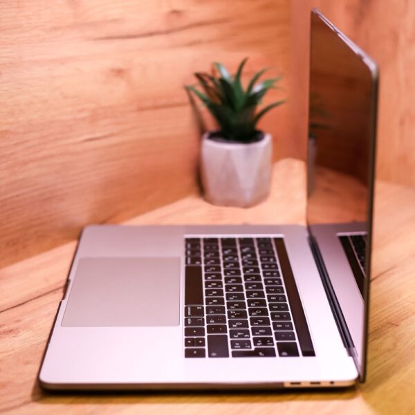 Apple MacBook Pro 15″ Silver 2019 (MV932) Б/У - ТвойGadget