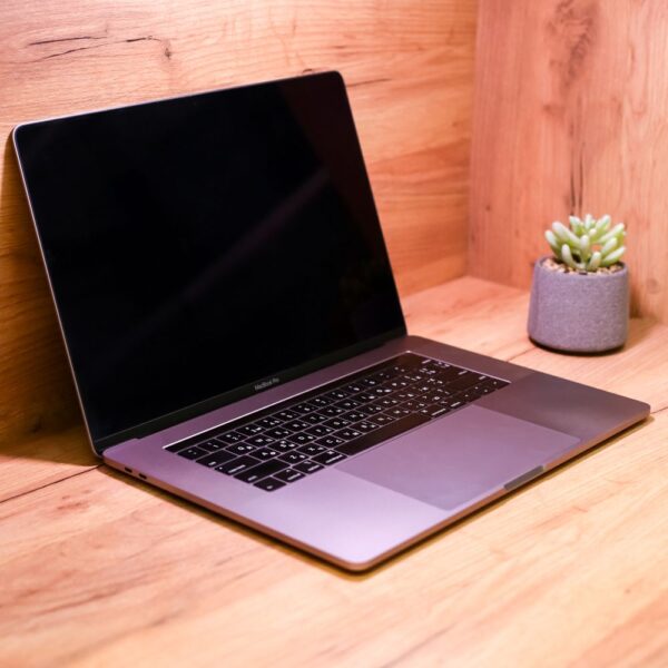 Apple MacBook Pro 15″ Space Gray 2019 (MV902) Б/У - ТвойGadget