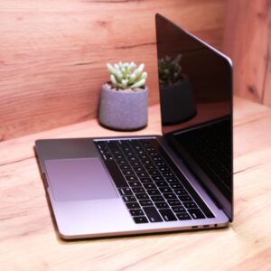 Apple MacBook Pro 13″ Space Gray 2020 (MXK32) Б/У - ТвойGadget