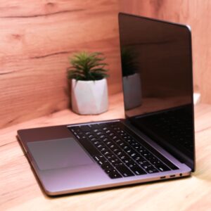 Apple MacBook Pro 13" Space Gray 2018 (MR9Q2, 5R9Q2) Б/У — изображение 4