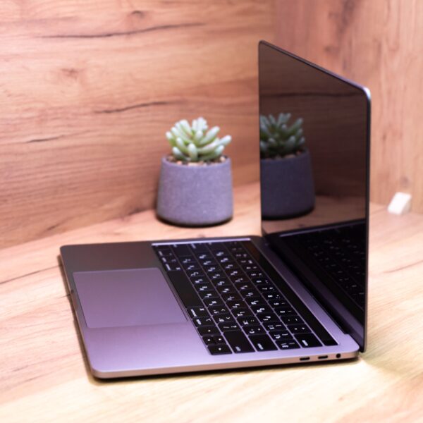 Apple MacBook Pro 13″ Space Gray 2018 (MR9Q4) Б/У - ТвойGadget