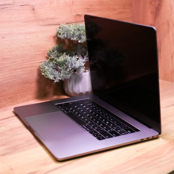 Apple MacBook Pro 15″ Space Gray (MLH52) 2016 Б/У - ТвойGadget