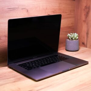 Apple MacBook Pro 15″ Space Gray (MLH32) 2016 Б/У - ТвойGadget