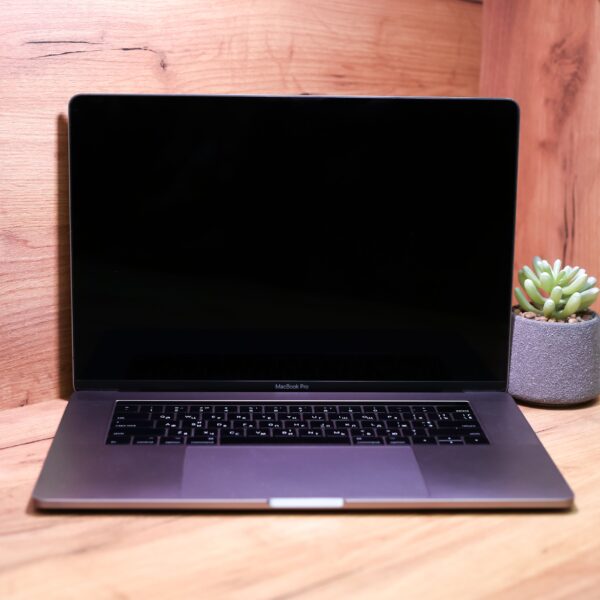 Apple MacBook Pro 15″ Space Gray (MLH32) 2016 Б/У - ТвойGadget