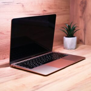 Apple MacBook Air 13" Gold 2020 (MVH52) Б/У