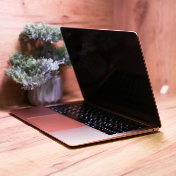 Apple MacBook Air 13″ Gold 2018 (MREF2, 5REF2) Б/У - ТвойGadget