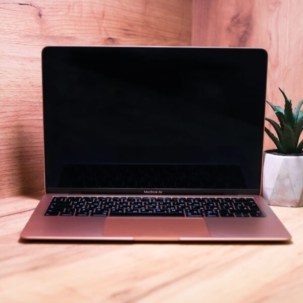 Apple MacBook Air 13″ Gold 2020 (MVH52) Б/У - ТвойGadget