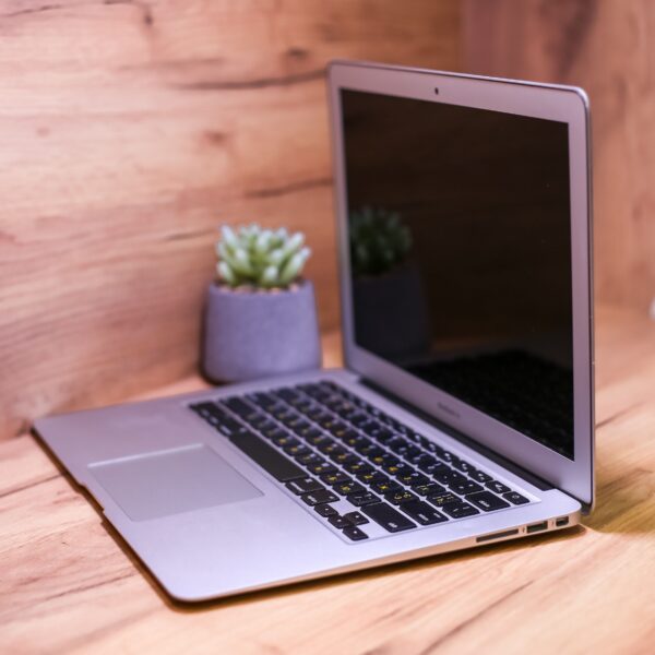 Apple MacBook Air 13″ Early 2015 MJVE2 Б/У - ТвойGadget