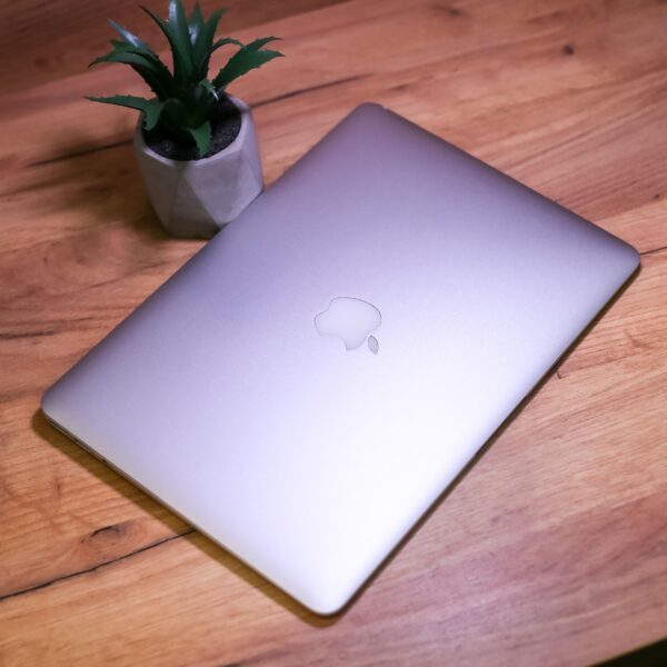 Apple MacBook Air 11″ Early 2015 MJVP2 Б/У - ТвойGadget