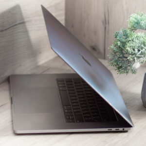 Apple MacBook Pro 15" Space Gray 2018 (MR932, 5R932) Б/У — изображение 3