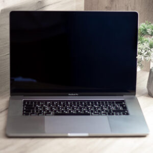 Apple MacBook Pro 15" Space Gray 2018 (MR932, 5R932) Б/У