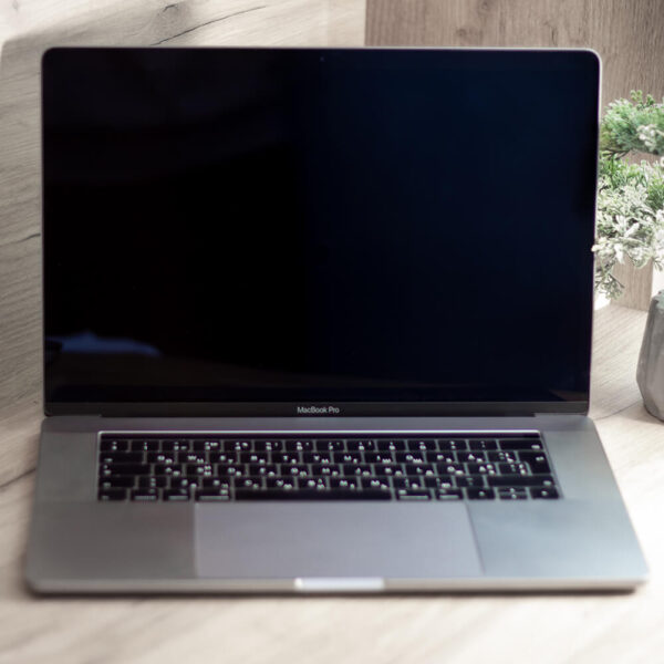 Apple MacBook Pro 15″ Space Gray 2018 (MR932, 5R932) Б/У - ТвойGadget
