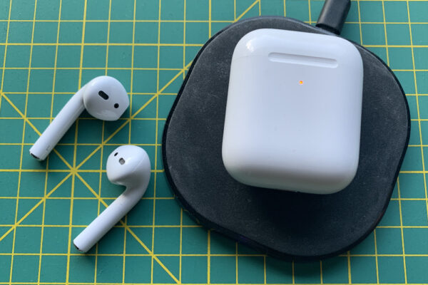Apple AirPods 2 with Wireless Charging Case (MRXJ2) Б/У - ТвойGadget