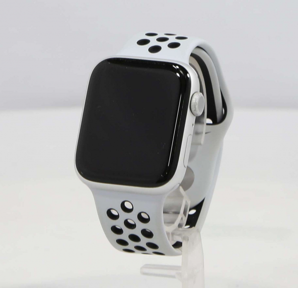 Apple Watch Nike Series 5 GPS 44mm Silver Aluminum w. Silver Aluminum 1 Apple Watch Nike Series 5 GPS 44mm Silver Aluminum w. Silver Aluminum (MX3V2) Б/У - ТвойGadget