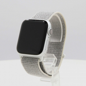 Apple Watch Series 4 GPS 40mm Silver Alum. w. Seashell Sport l. Silver Alum. (MU652) Б/У