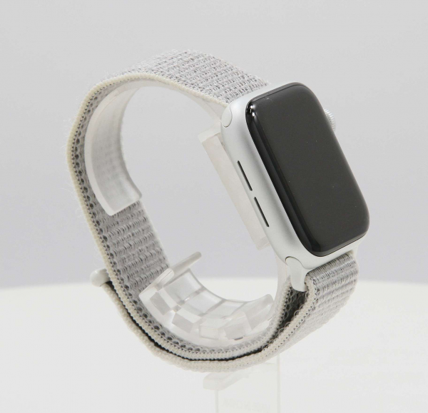 Apple Watch Series 4 GPS 40mm Silver Alum. w. Seashell Sport l. Silver Alum. (MU652) Б/У - ТвойGadget