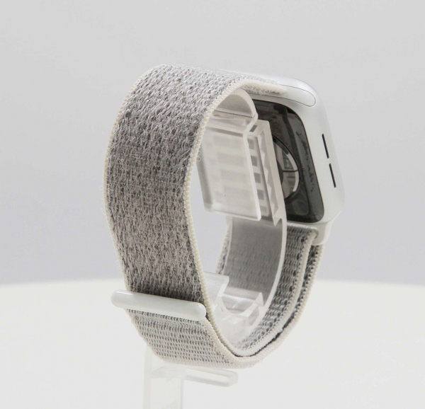 Apple Watch Series 4 GPS 40mm Silver Alum. w. Seashell Sport l. Silver Alum. (MU652) Б/У - ТвойGadget