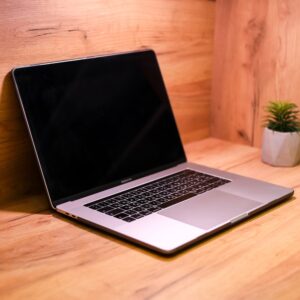 Apple MacBook Pro 15" Space Gray 2019 (Z0WW00024) Б/У — изображение 2
