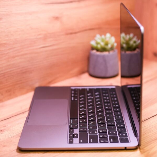 Apple MacBook Air 13,6″ M2 Space Gray 2022 (MLXX3) Б/У - ТвойGadget