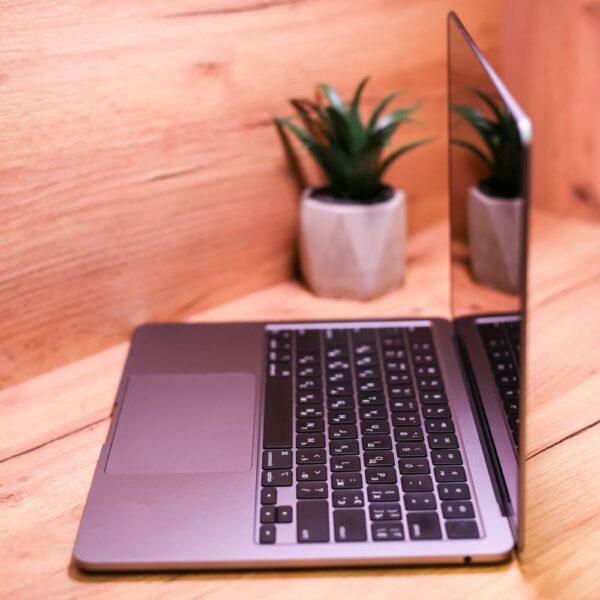 Apple MacBook Air 13,6″ M2 Space Gray 2022 (MLXW3) Б/У - ТвойGadget