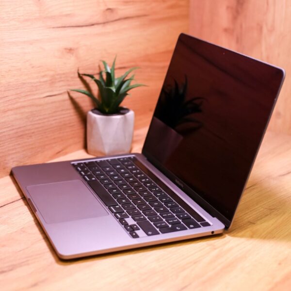 Apple MacBook Pro 13″ M2 Space Gray (MNEJ3) Б/У - ТвойGadget