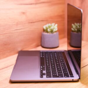 Apple MacBook Pro 13" M2 Space Gray (MNEH3) Б/У — изображение 4