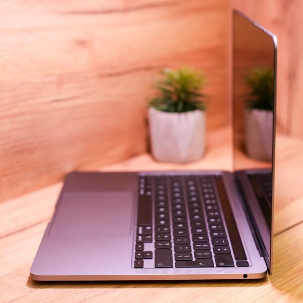 Apple MacBook Pro 13″ M2 Space Gray (MBPM2-06, Z16R0005U) Б/У - ТвойGadget