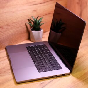 Apple MacBook Pro M1 Pro 16" 1TB Space Gray (MK193) Б/У — изображение 4