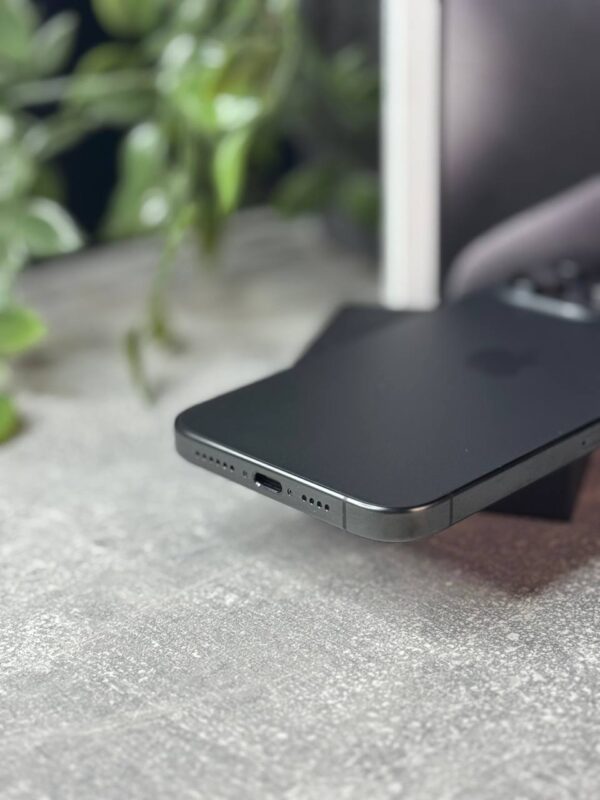 Apple iPhone 15 Pro Max 256GB Black Titanium (MU773) Б/У - ТвойGadget