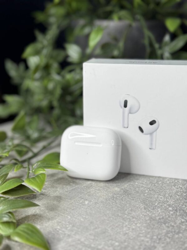Навушники TWS Apple AirPods 3rd generation with Lightning Charging Case (MPNY3) [Вітринні] - ТвойGadget