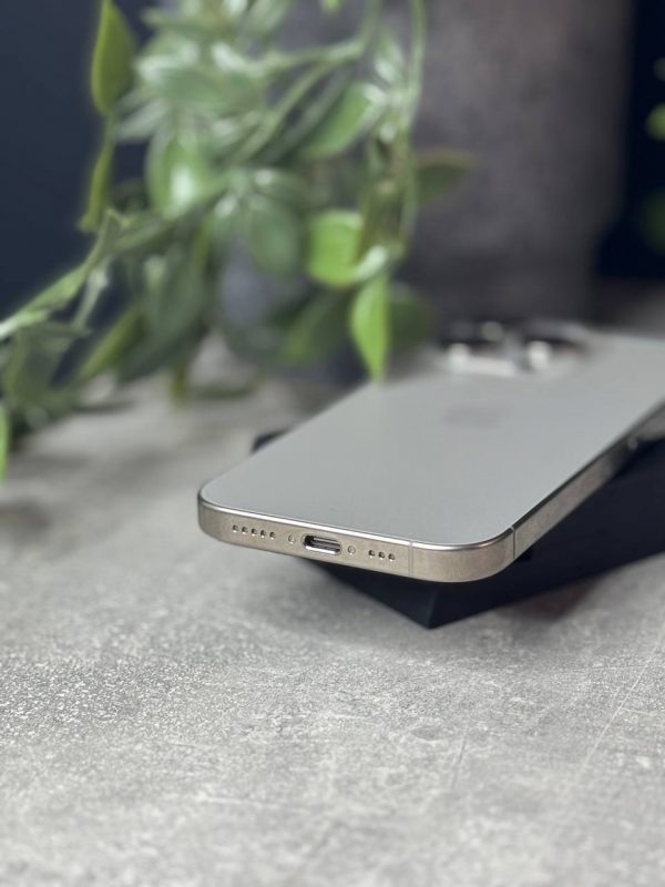 Apple iPhone 16 Pro 128GB Natural Titanium (MYNG3) Б/В - ТвойGadget