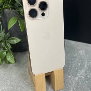 Apple iPhone 16 Pro 128GB Desert Titanium (MYNF3) Б/У