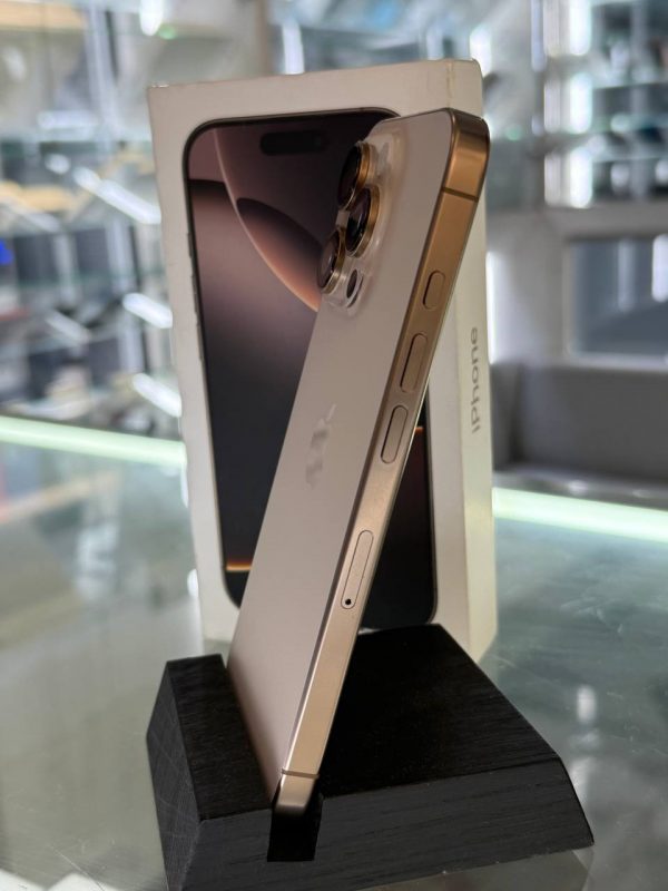 Apple iPhone 16 Pro 512GB Desert Titanium (MYNP3) Б/В - ТвойGadget