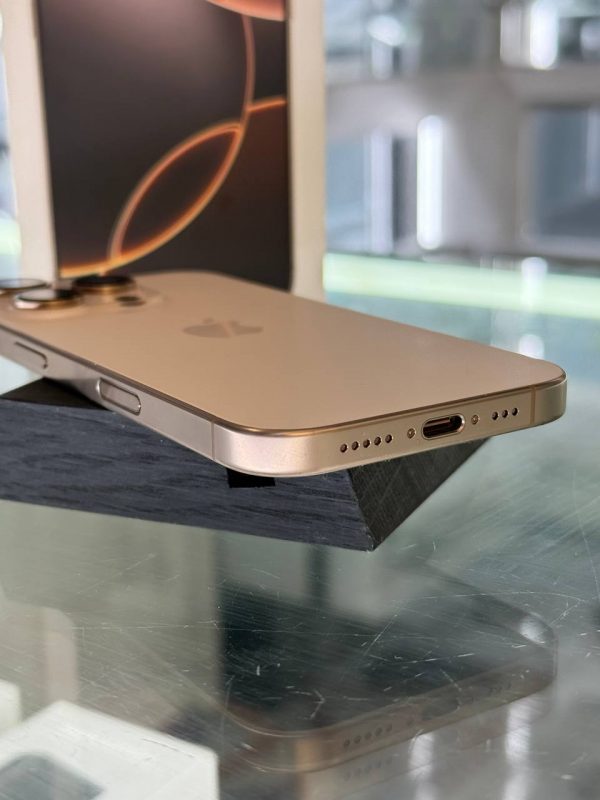 Apple iPhone 16 Pro 512GB Desert Titanium (MYNP3) Б/В - ТвойGadget